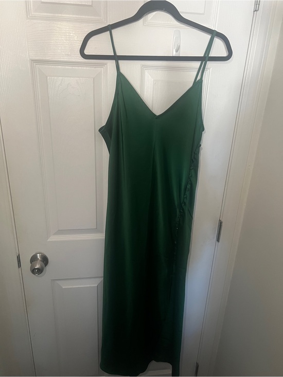 Banana Republic Factory Dresses & Skirts - Banana Republic Emerald Green Slip Dress - Women